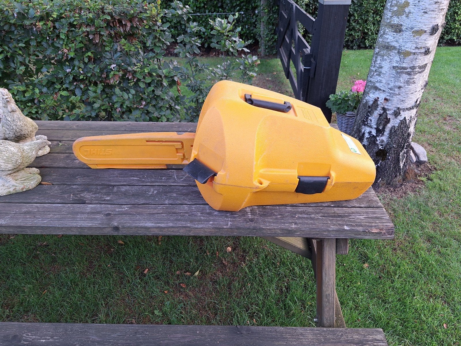 Stihl koffer voor een kettingzaag, Ophalen