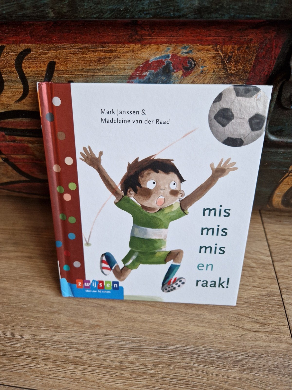Mis mis mis en raak  / Leren lezen AVI M3, Ophalen of Verzenden, Zo goed als nieuw, Fictie algemeen