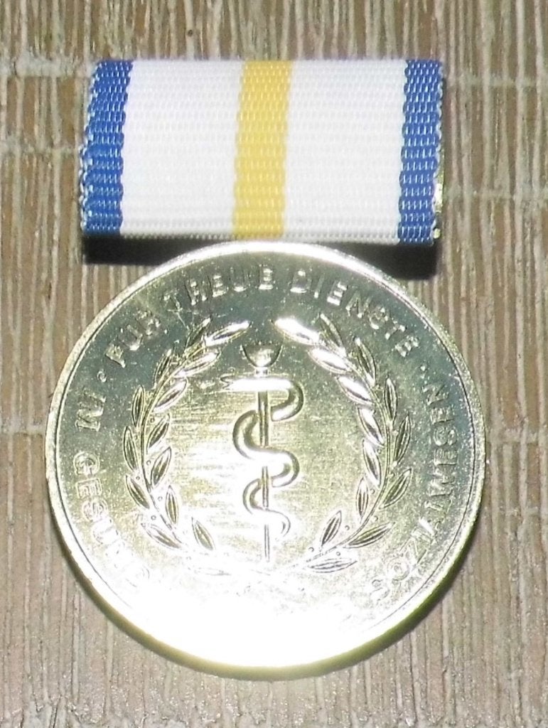 Medaille DDR - Für treue Dienste im Gesundheits- und Social, Verzenden, Overige materialen, Buitenland