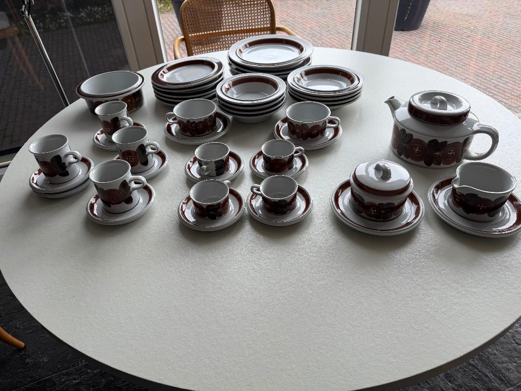 Arabia Finland "Rosmarin" servies, Ophalen, Zo goed als nieuw, Keramiek, Overige stijlen