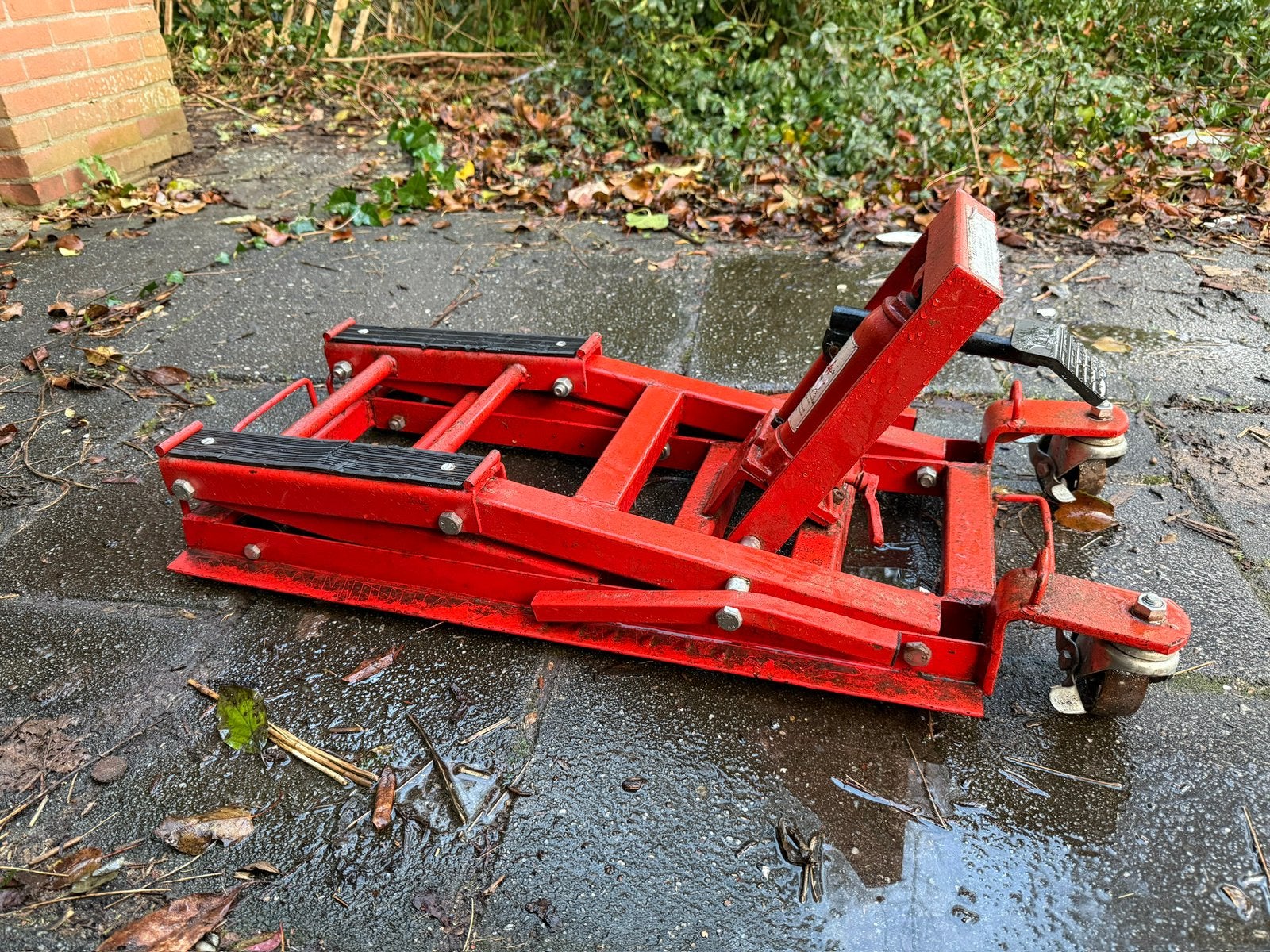 Rode motorfiets schaarlift / krik, Ophalen, Gebruikt