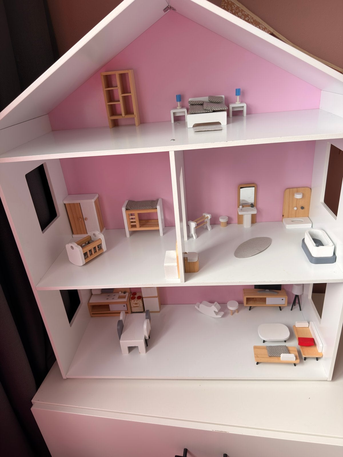 Bandits and Angels Houten Poppenhuis met Meubels, Ophalen, Zo goed als nieuw, Poppenhuis