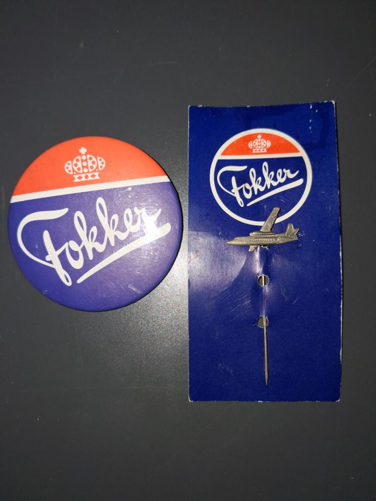 Fokker speld en button vintage, Ophalen of Verzenden, Gebruikt, Overige onderwerpen