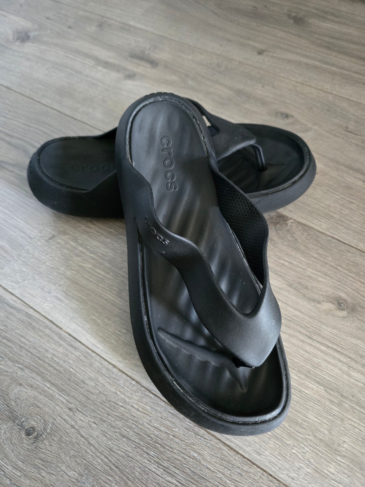 Zwart dames slippers Crocs, maat 38-39 W8, Nieuw (Y7), Ophalen of Verzenden, Nieuw, Zwart
