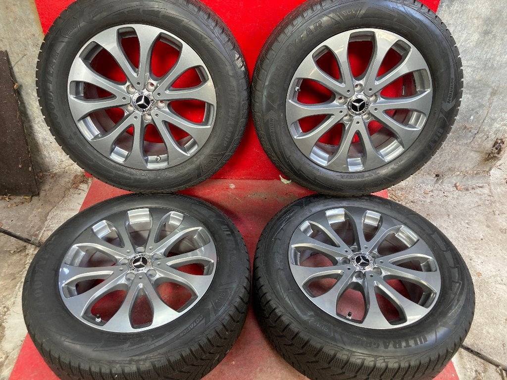 Winterbanden Mercedes GLC 235/60R18 Goodyear, Auto-onderdelen, 18 inch, Gebruikt, ., Banden en Velgen