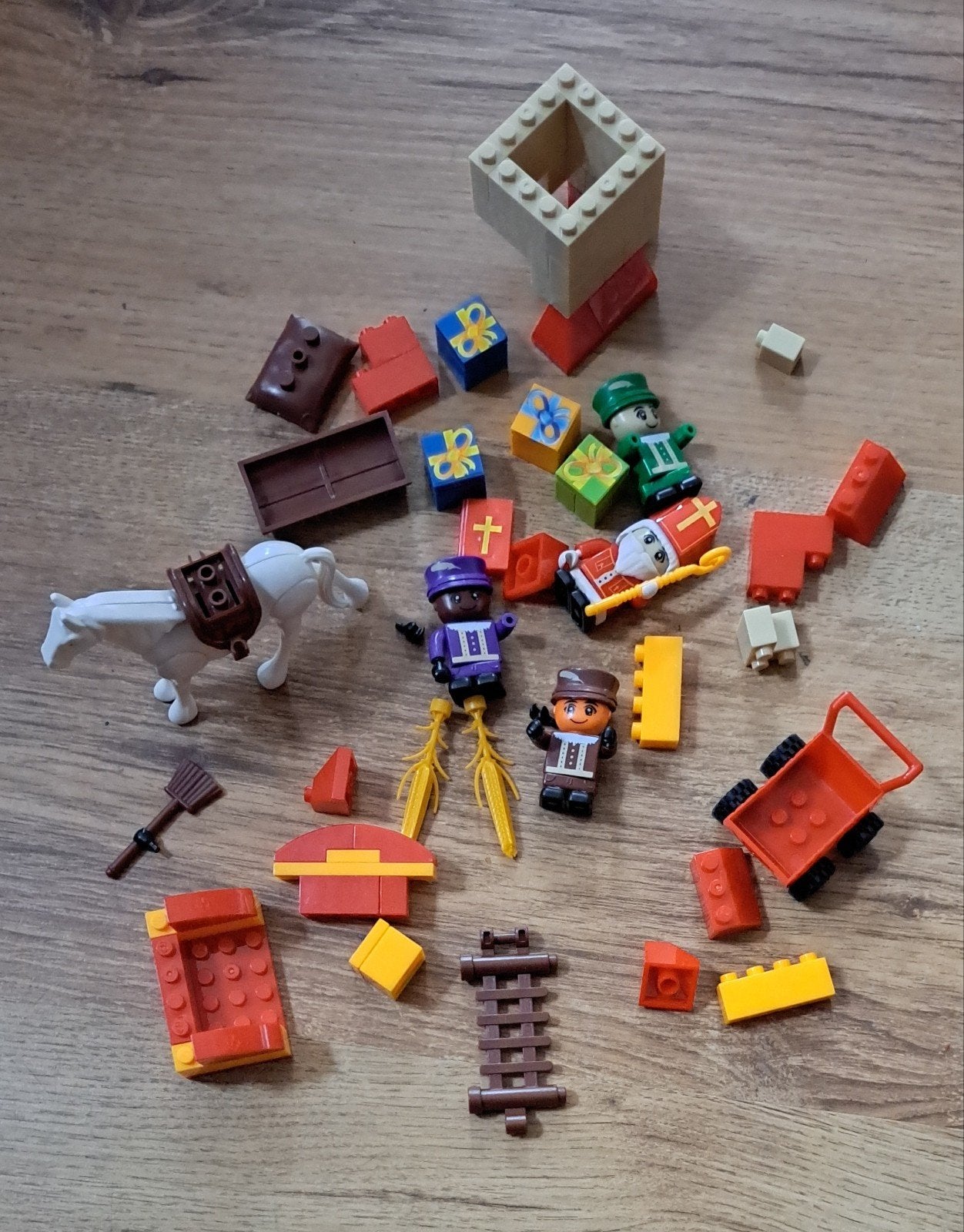 Soort v Lego  Sint Nicolaas set Piet & Paard en accessoire, Gebruikt, Ophalen of Verzenden
