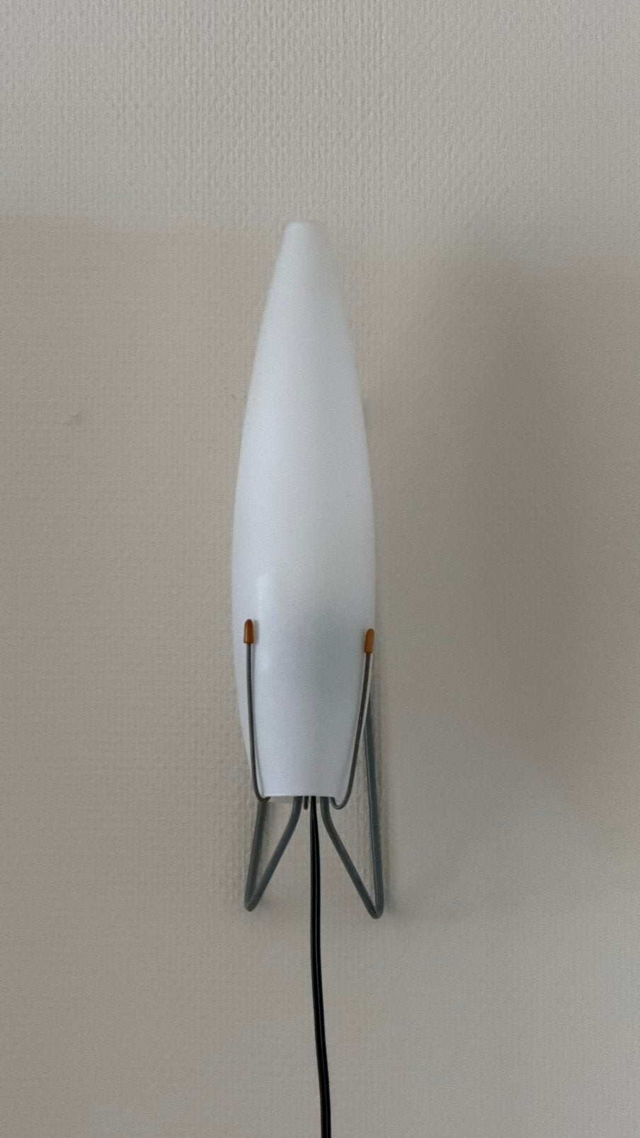 Vintage lamp Louis Kalff wandlamp jaren ‘50, Gebruikt, Grijs, E14 (klein), Ophalen of Verzenden