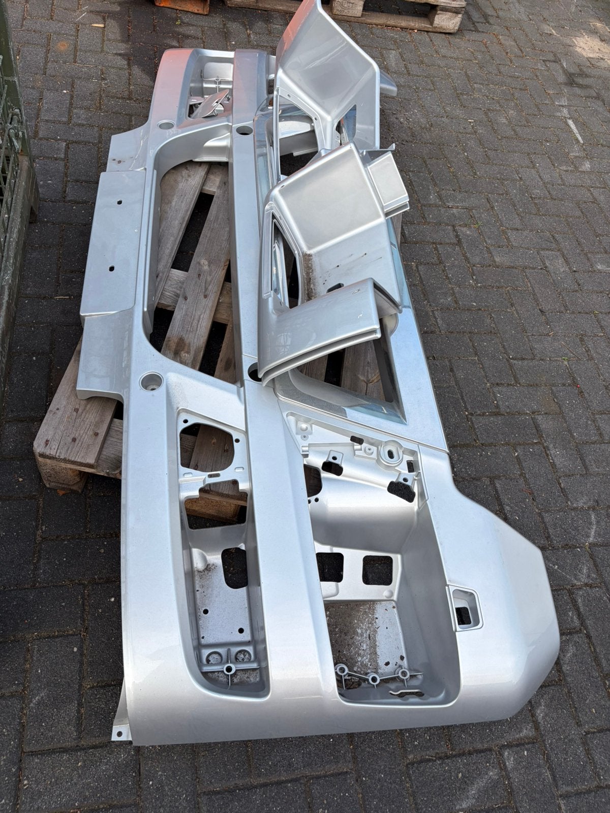 Voor bumper MAN TGX grijs metallic, Ophalen