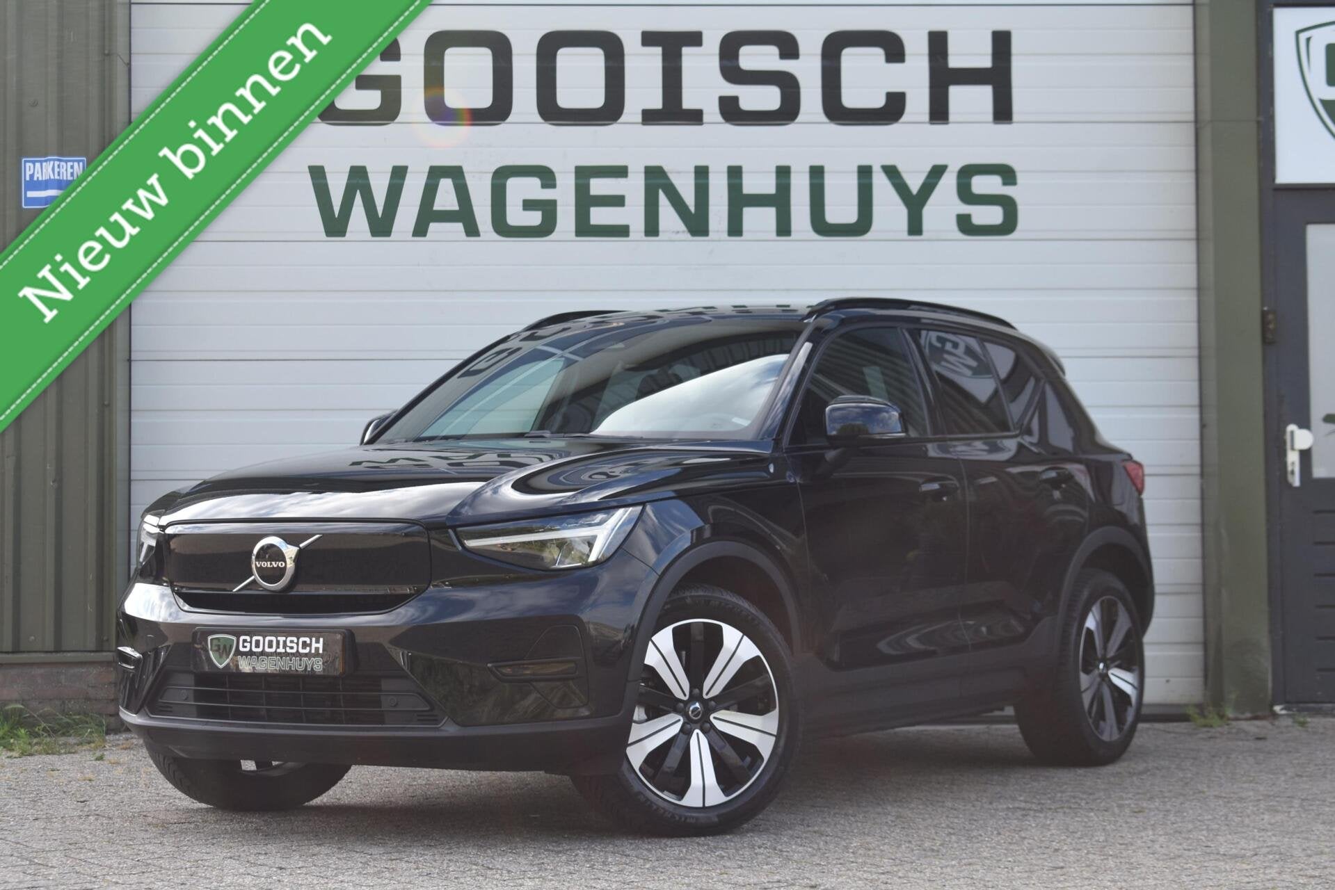 Volvo XC40 Recharge Core 70 kWh | Stoel/Stuurverwarming | Ca, Auto's, Automatische klimaatregeling, Met garantie (alle), Zwart