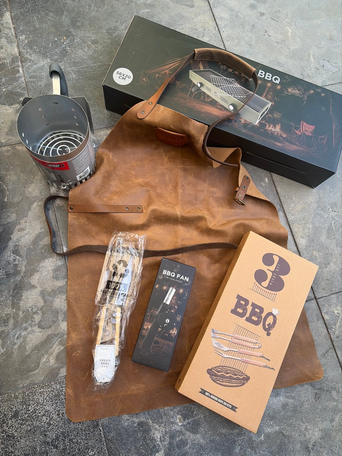Complete BBQ Set: Grill, Schort, Tangen, Starter & Fan, Ophalen, Nieuw