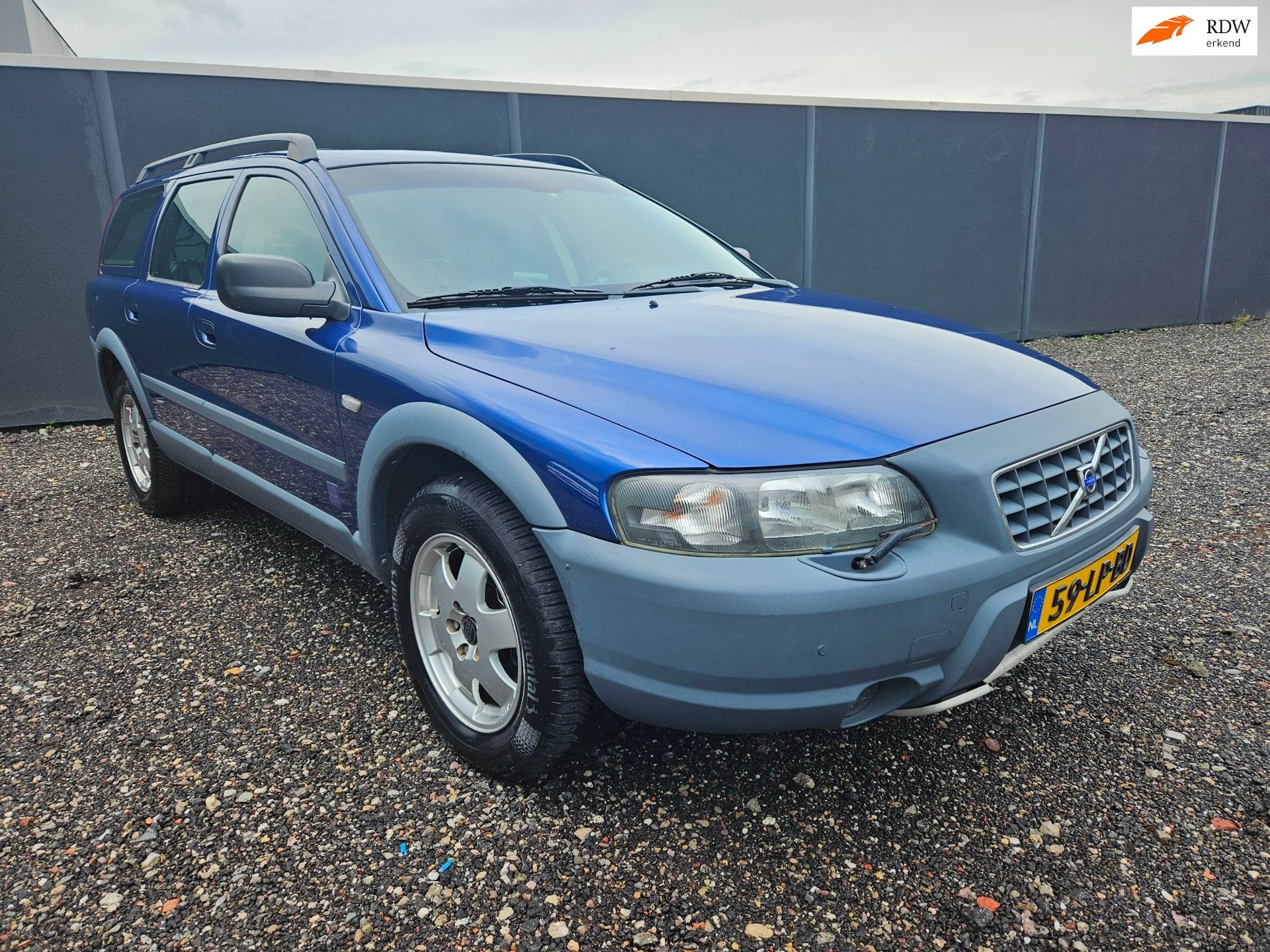 Volvo V70 Cross Country XC70 2.4 T Geartr Comf.AWD OCEAN RAC, Blauw, 2435 cc, Vierwielaandrijving, 93 €/maand