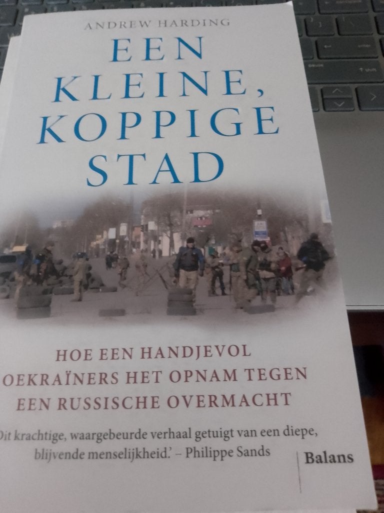 boek een kleine koppige stad   a harding, Ophalen of Verzenden