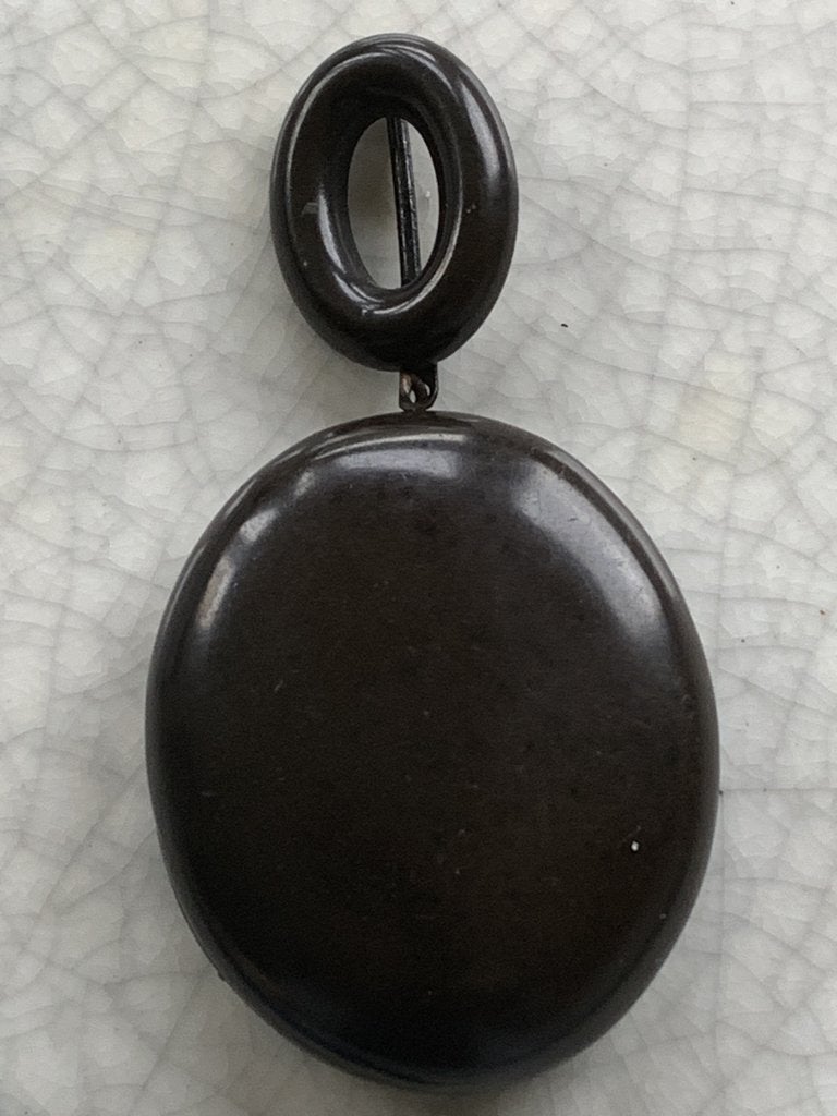 Antiek foto medaillon, zwart bakeliet, compleet met glaasjes, Verzenden, Overige materialen, Hanger