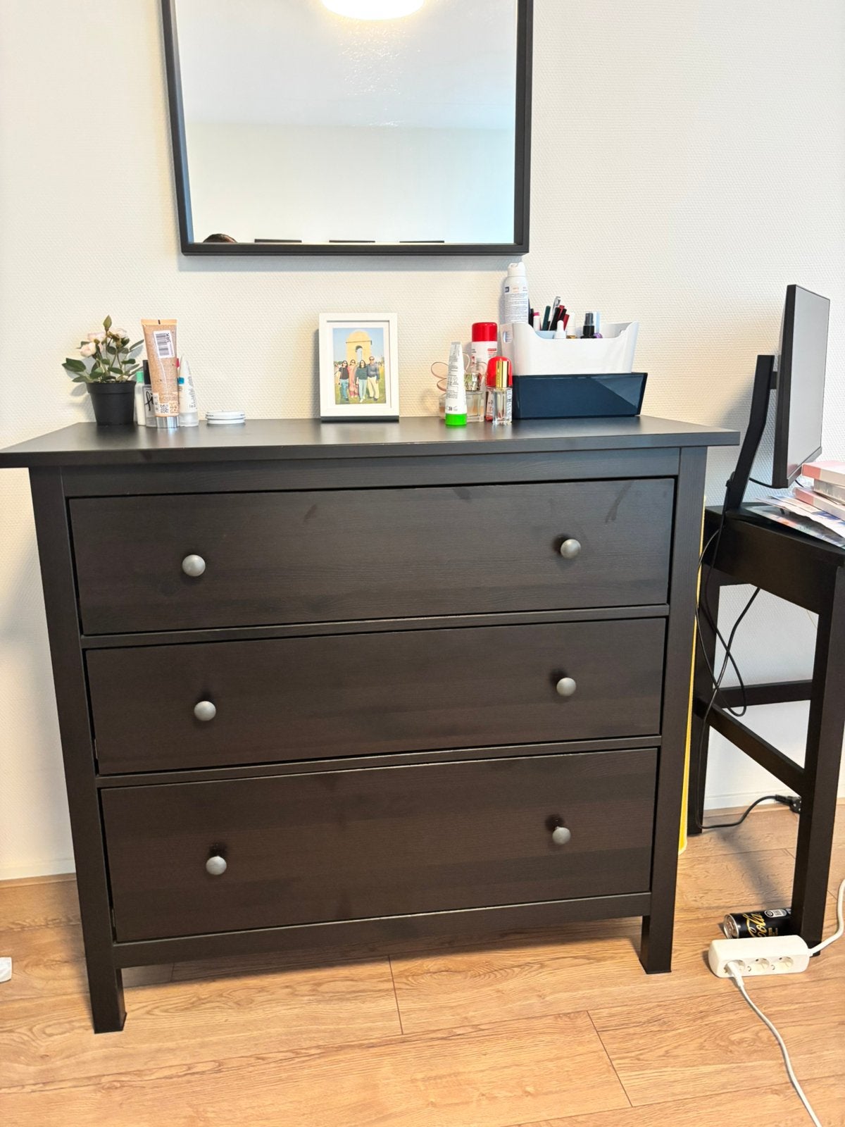 IKEA HEMNES ladekast 3 lades – zwartbruin, Huis en Inrichting, Ophalen, 5 laden of meer, Zo goed als nieuw, Minder dan 100 cm