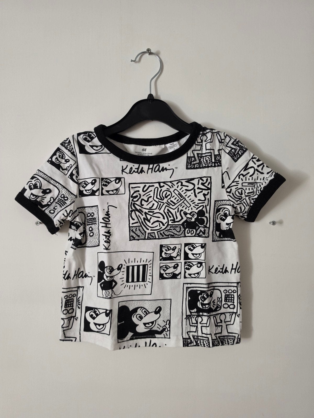 H&M Keith Haring Mickey Mouse shirt zwart wit 110 116 als ni, Jongen of Meisje, H&M, Ophalen of Verzenden, Zo goed als nieuw