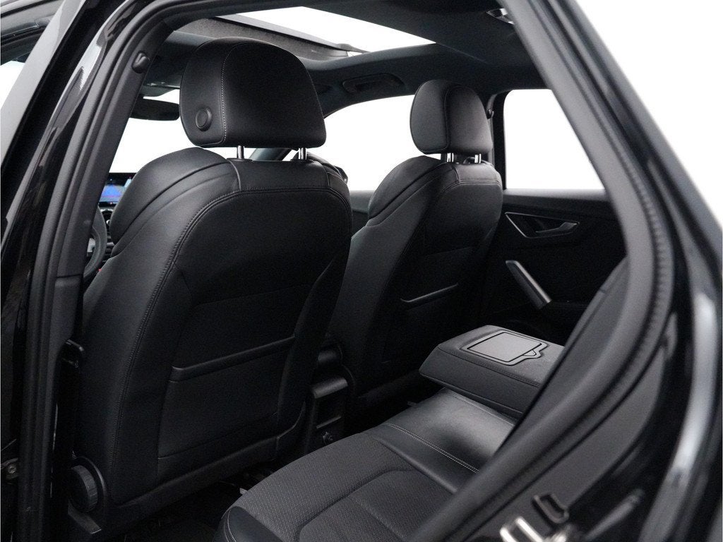 Audi Q2 35 TFSI S Competition Aut- Panoramadak, Bang Olufsen, Auto's, Audi, 4 cilinders, Zwart, Bedrijf, 690 kg