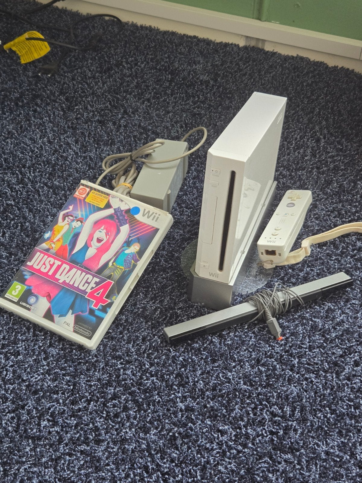 Nintendo Wii + controller, Just Dance 4 en WII2HDMI adapter, Ophalen of Verzenden, Gebruikt, Met 1 controller, Met games