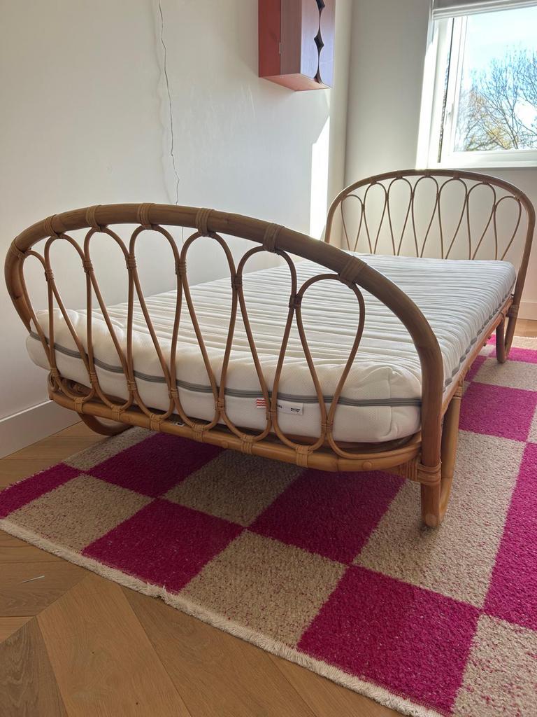 Vintage kinderbed in rotan, Ophalen
