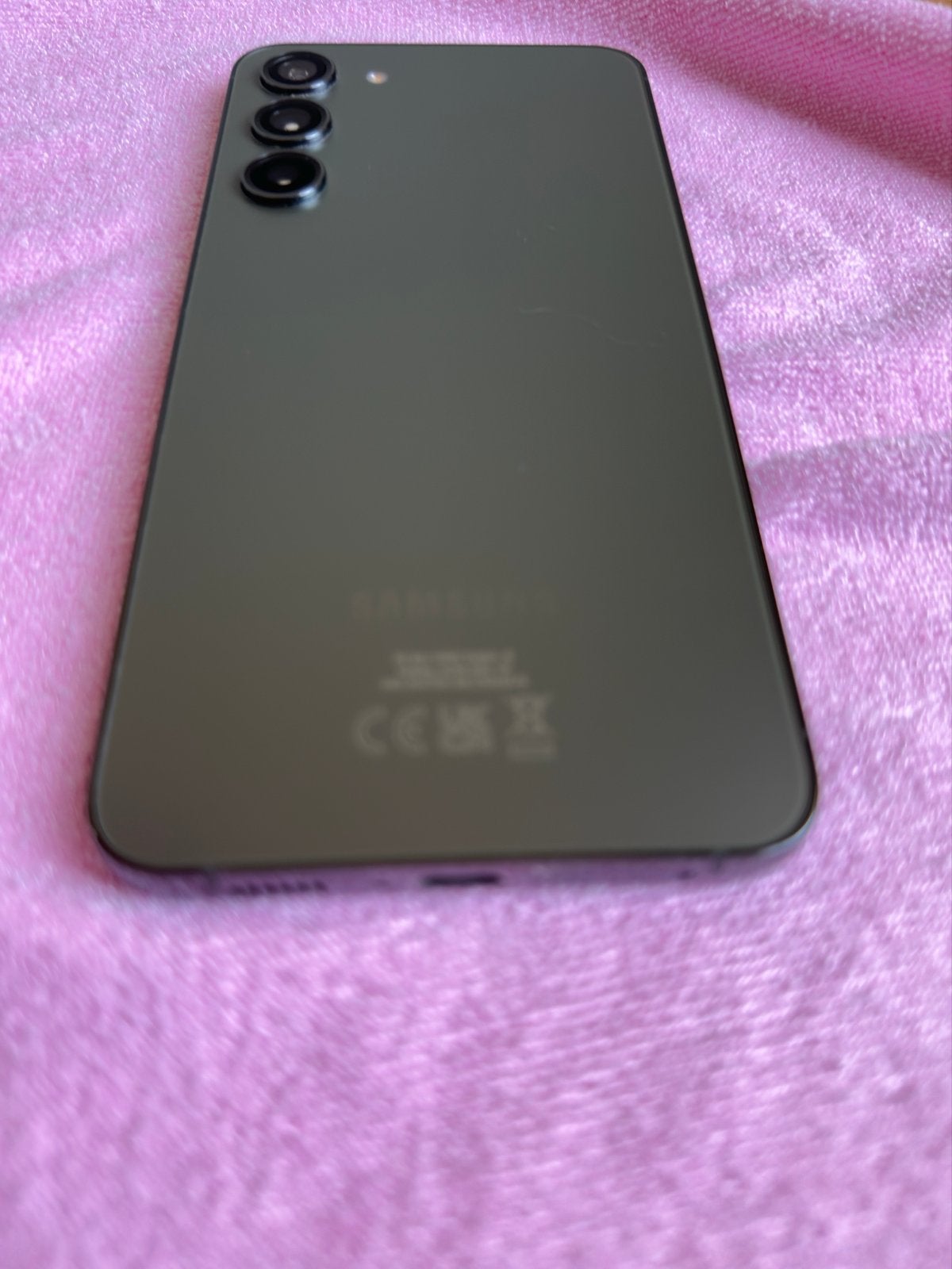 Foto 6 van Samsung Galaxy S23+ 256GB Zwart - Zo goed als nieuw
