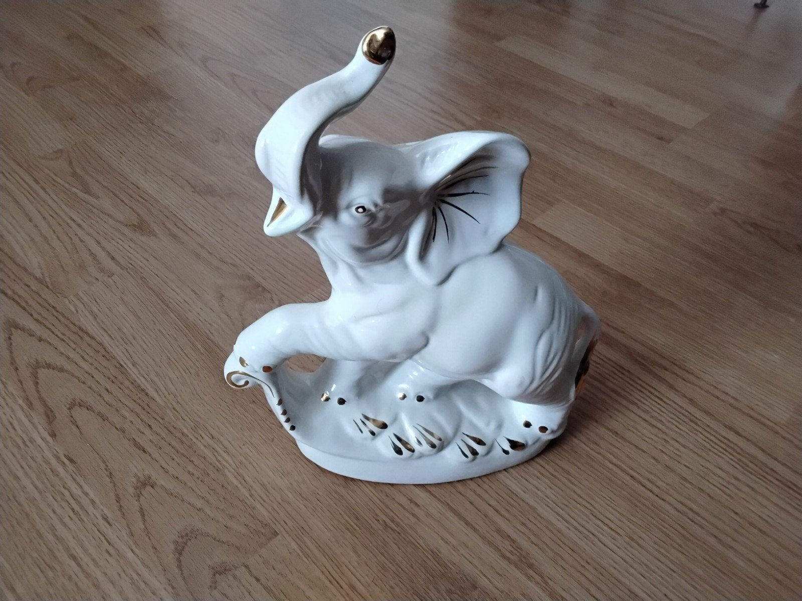 Witte olifant met gouden accenten - 30 cm hoog, Ophalen of Verzenden, Nieuw, Dier