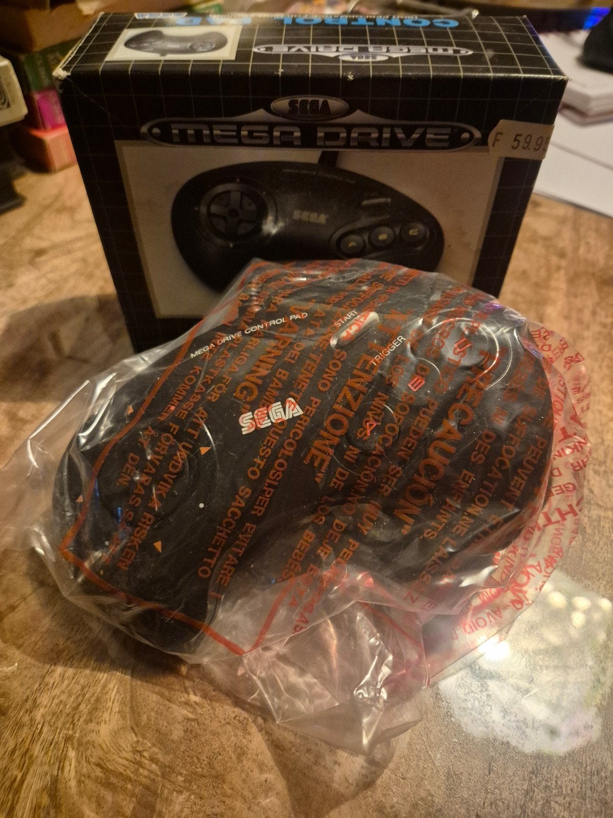 Sega Mega Drive Controller - Nieuw in doos, Ophalen of Verzenden, Nieuw, Met 1 controller, Mega Drive