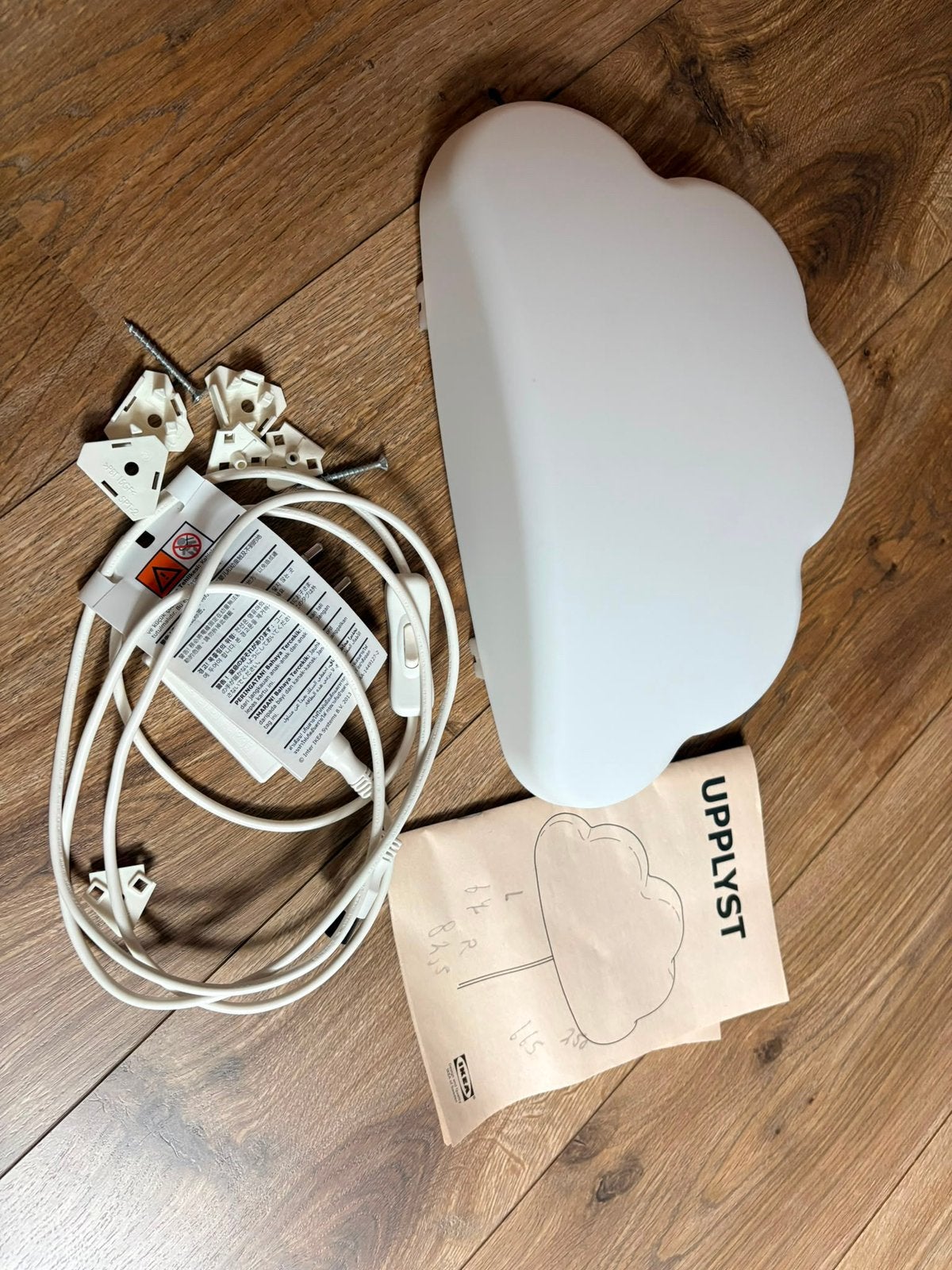 IKEA UPPLYST LED wandlamp wolk - perfect voor kinderkamer, Ophalen of Verzenden, Gebruikt, Kinderkamer