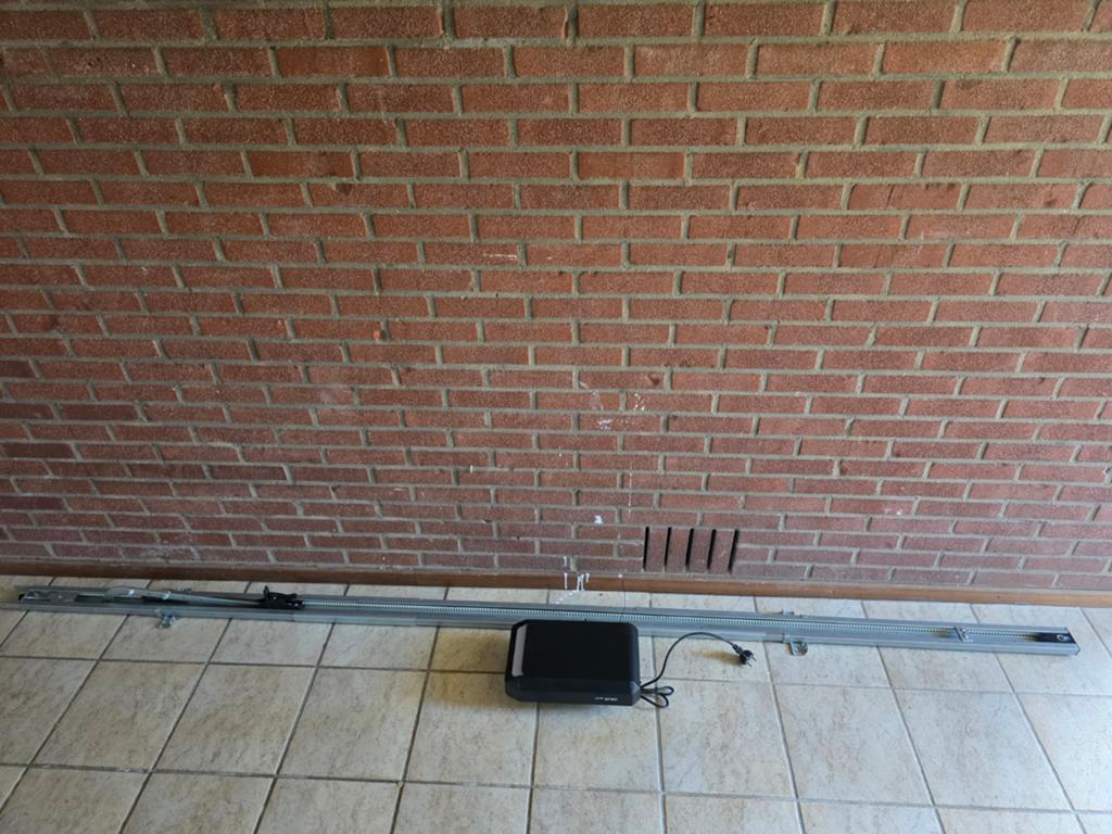 Garage deur opener, Doe-het-zelf en Verbouw, Deuren en Horren, Ophalen, 120 cm of meer, Garagedeur, Zo goed als nieuw