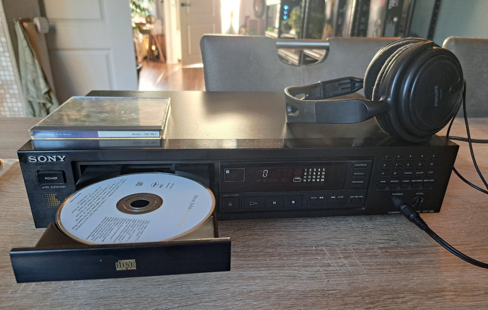 Nette Sony CDP-295 CD-speler werkt perfect, Ophalen of Verzenden, Zo goed als nieuw, Sony