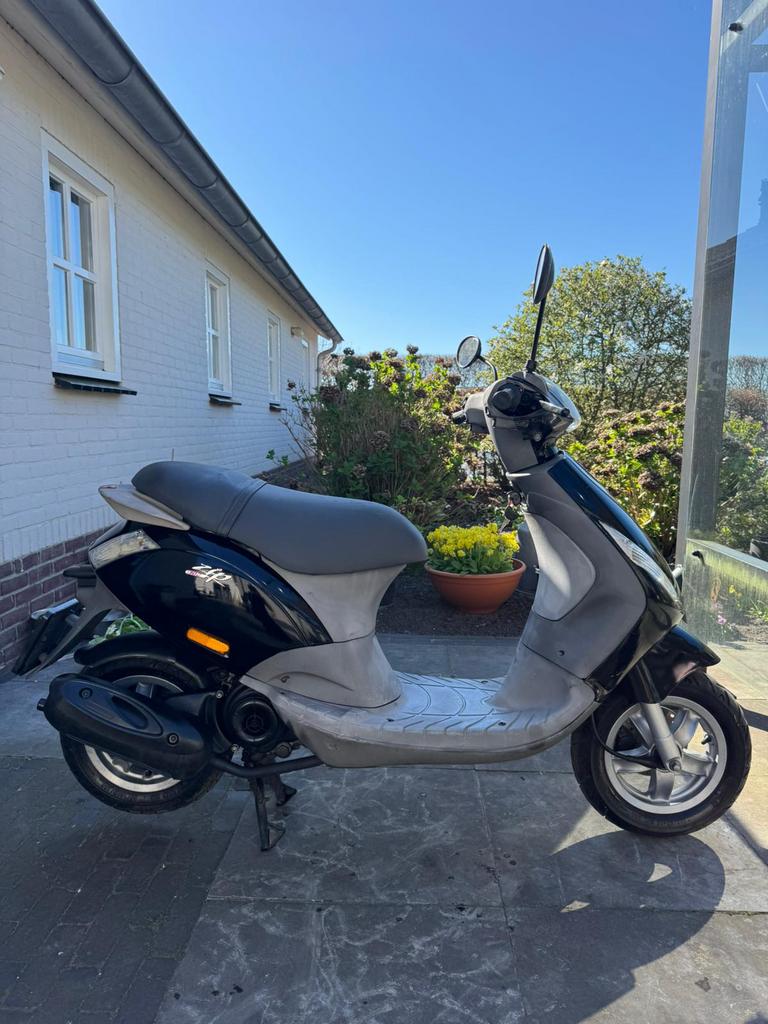 ⭐️Piaggio zip 100cc 4 takt a1 nette staat 15174 km⭐️, Ophalen of Verzenden, Zo goed als nieuw, Benzine, Overige modellen
