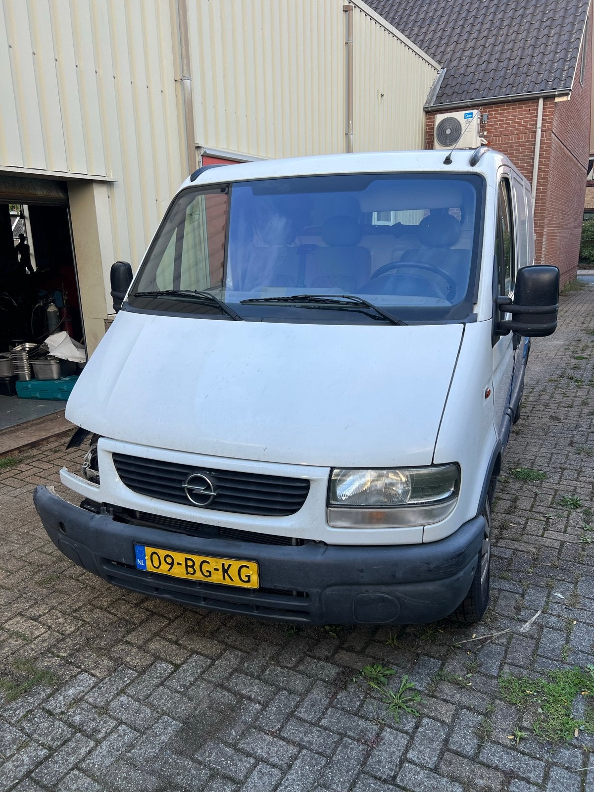 Opel Movano 2800 . Bouwjaar 2002 met schade ., Ophalen, Stationwagon, 2800 cc, Opel