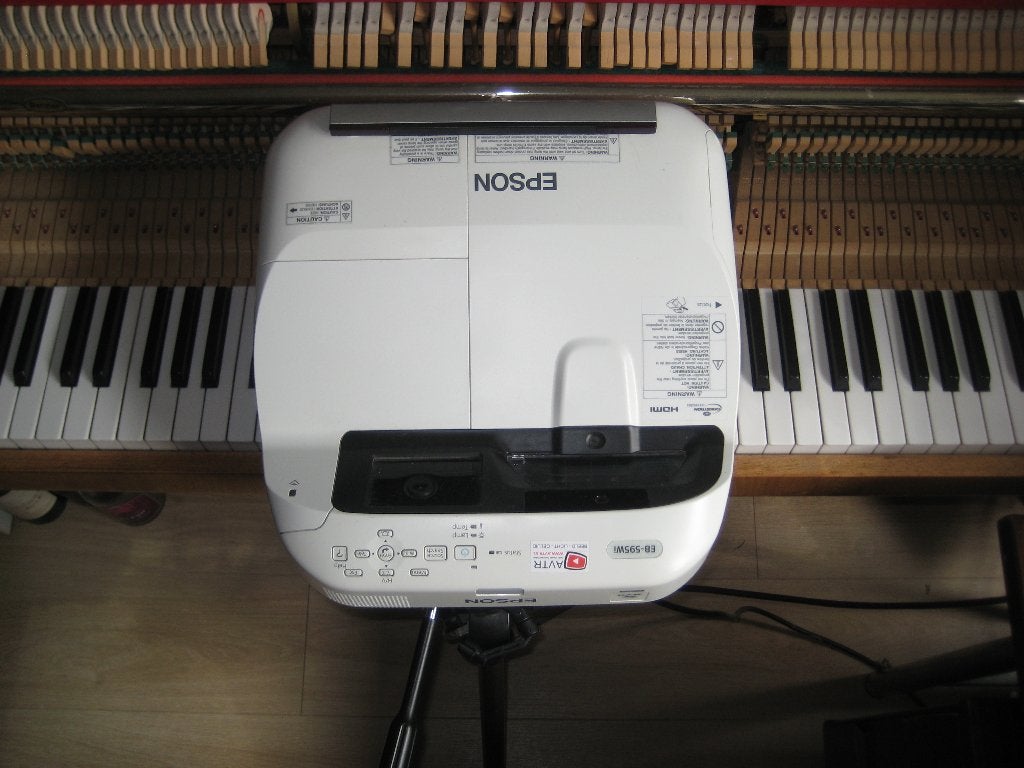 Epson EB-595Wi ultra short-throw beamer, Ophalen, Epson, Zo goed als nieuw, LCD