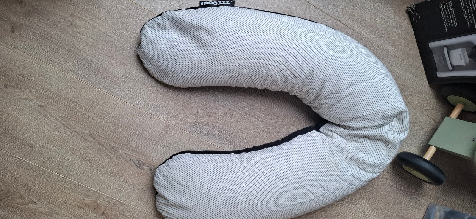 Snoozzz voedingskussen / zwangerschapskussen, Ophalen, Zo goed als nieuw