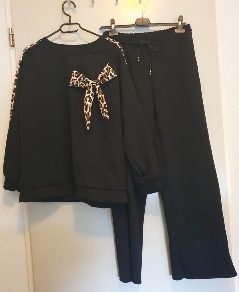 Zwart pak met panter bies - Onesize (tot 44/46), Kleding | Dames, Ophalen of Verzenden, Nieuw