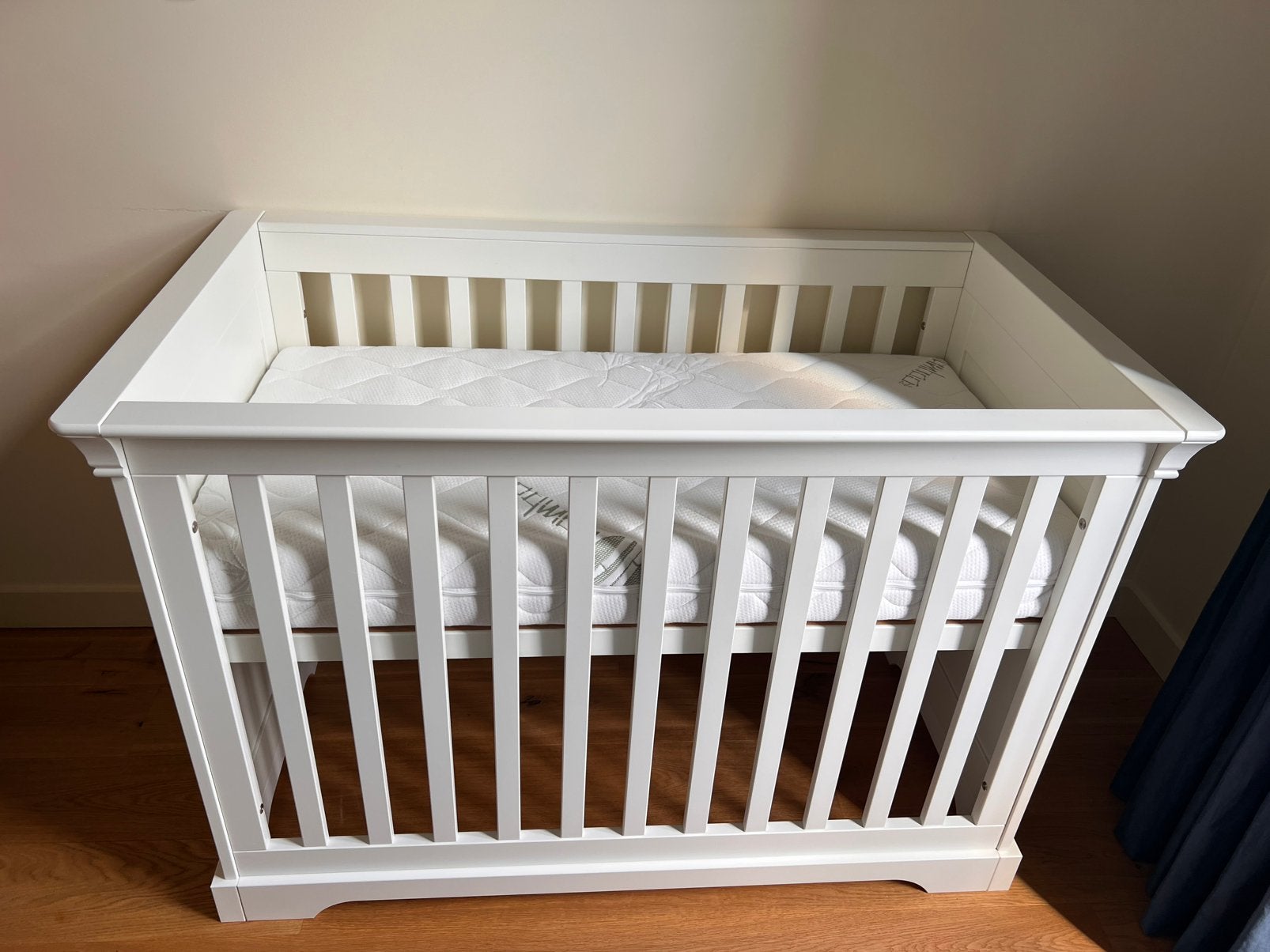 Ledikant Wit 60x120cm Kidsmill Chateau en matras ongebruikt!, Ophalen, Zo goed als nieuw