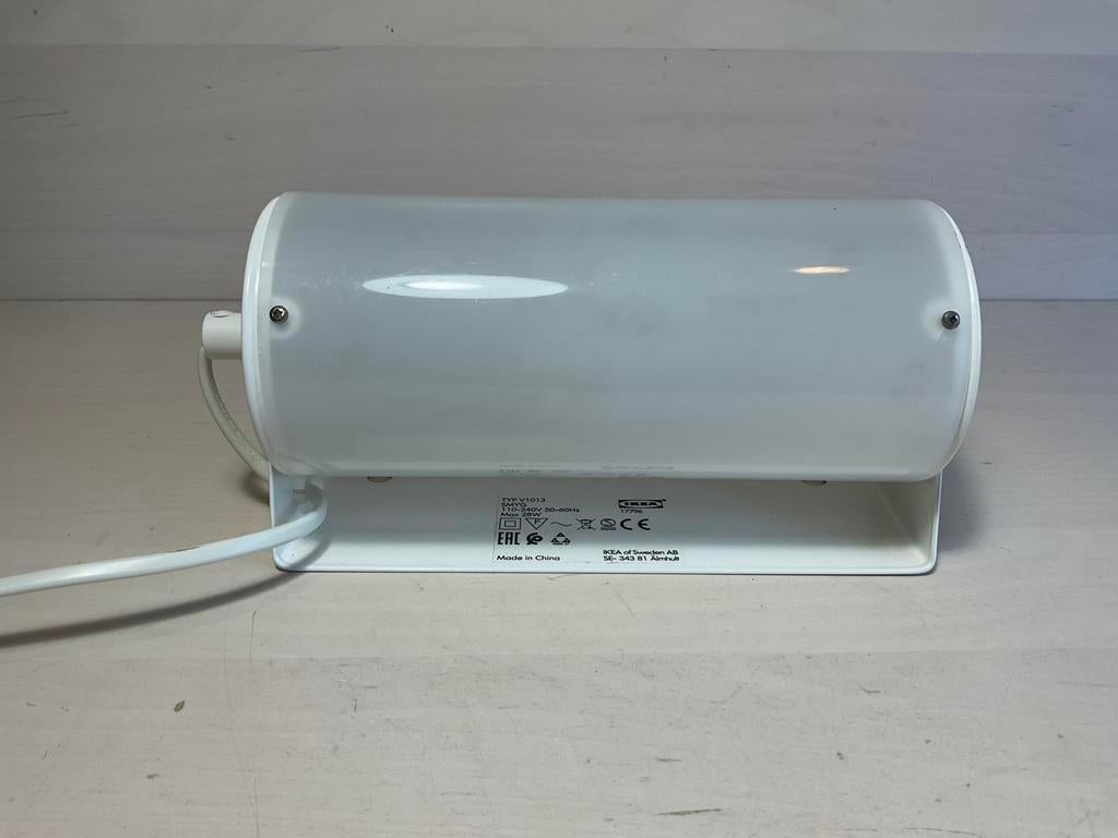 Ikea Smyg V1013 witte wandlamp nachtlamp, Huis en Inrichting, Lampen | Wandlampen, Ophalen of Verzenden, Gebruikt, Metaal