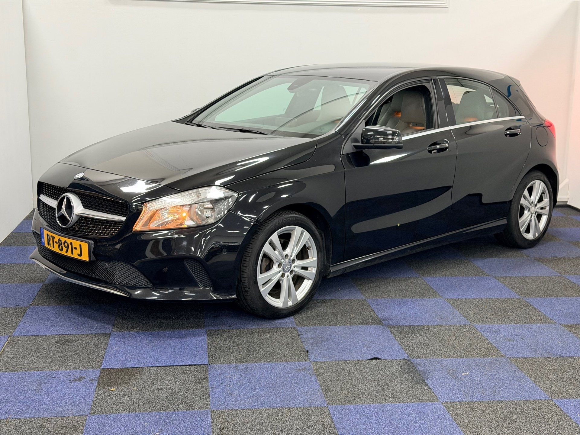 Mercedes-Benz A-klasse 180 Ambition / AUTOMAAT / DEALER ONDE, Dealer onderhouden, Gebruikt, 4 cilinders, 19 km/l