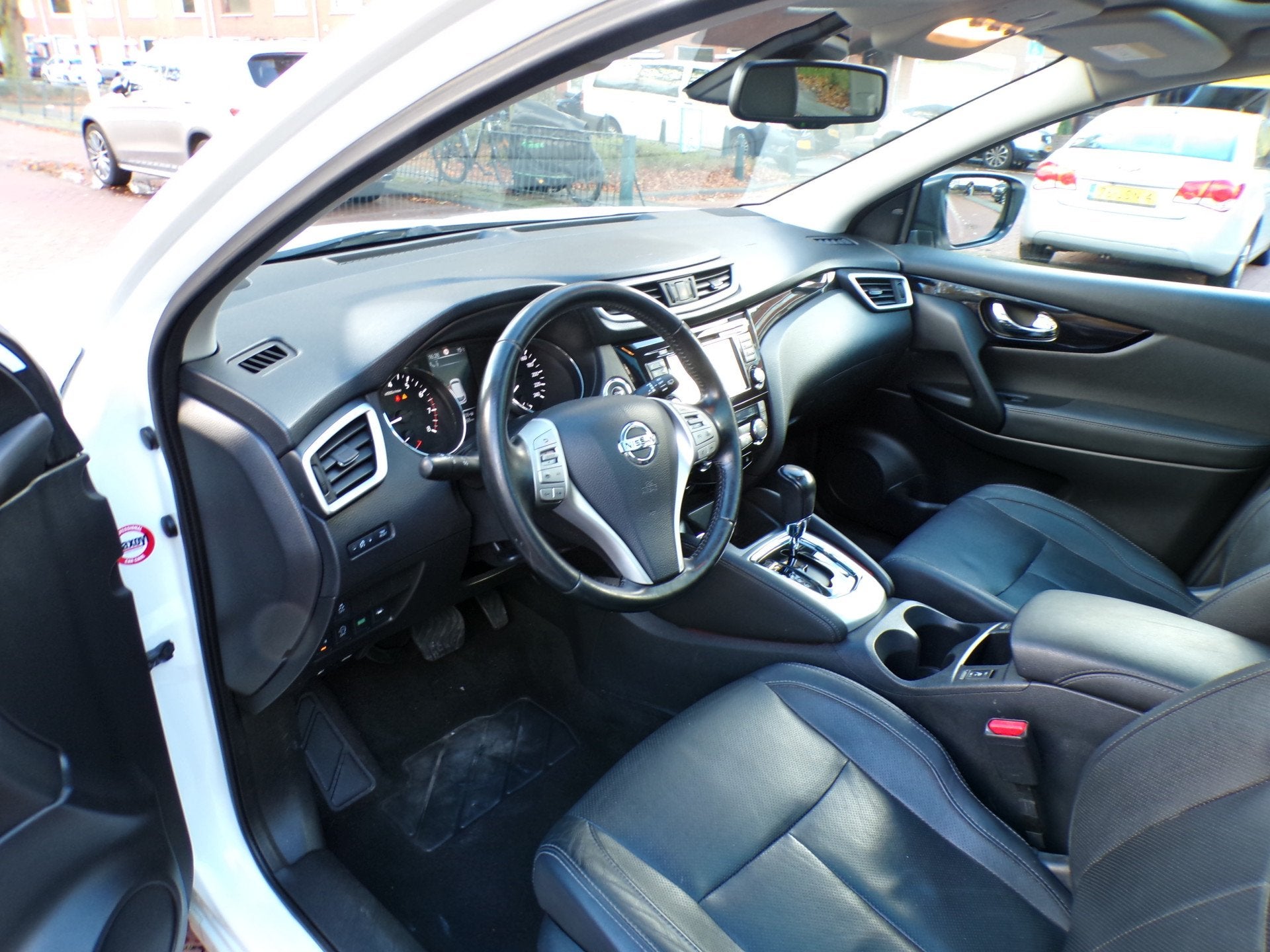 Nissan QASHQAI 1.2 Tekna AUTOMAAT LUXE UITVOERING (bj 2015), Auto's, Euro 5, 680 kg, 4 cilinders, 116 pk