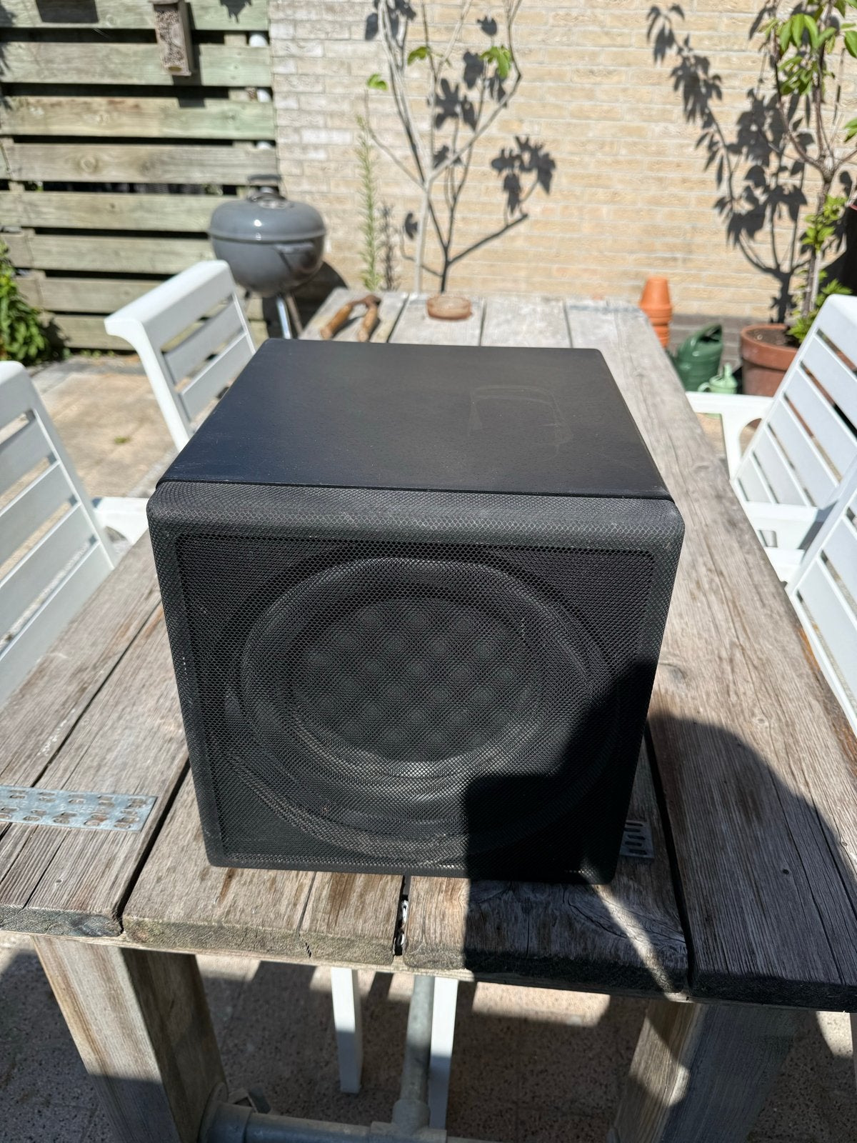 REL Q201E Subwoofer met hi-level aansluitkabel