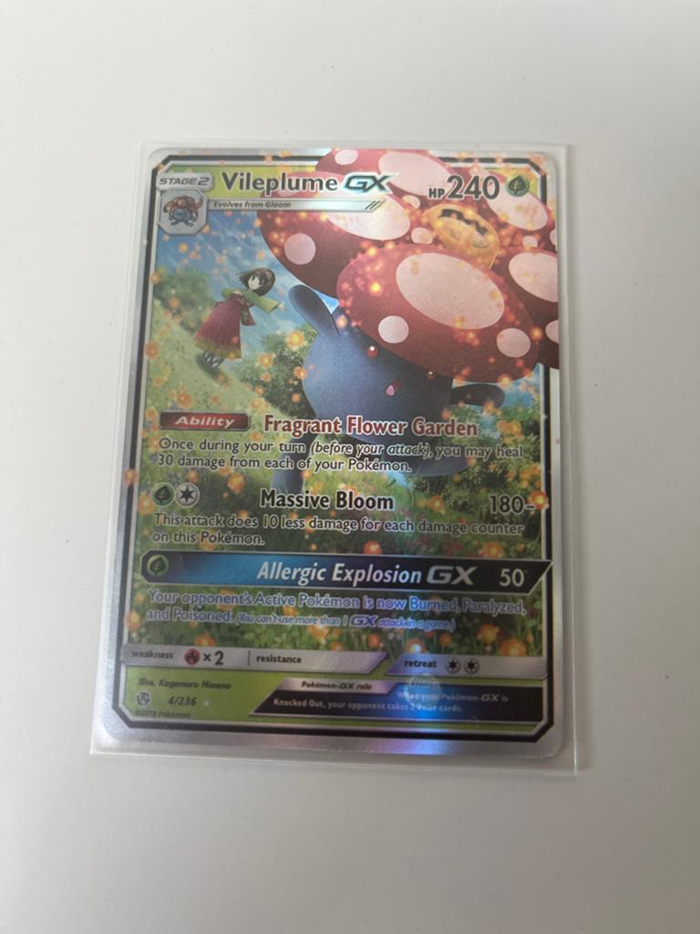 Vileplume GX Pokémon Kaart - Full Art, Ophalen of Verzenden, Zo goed als nieuw, Losse kaart, Foil
