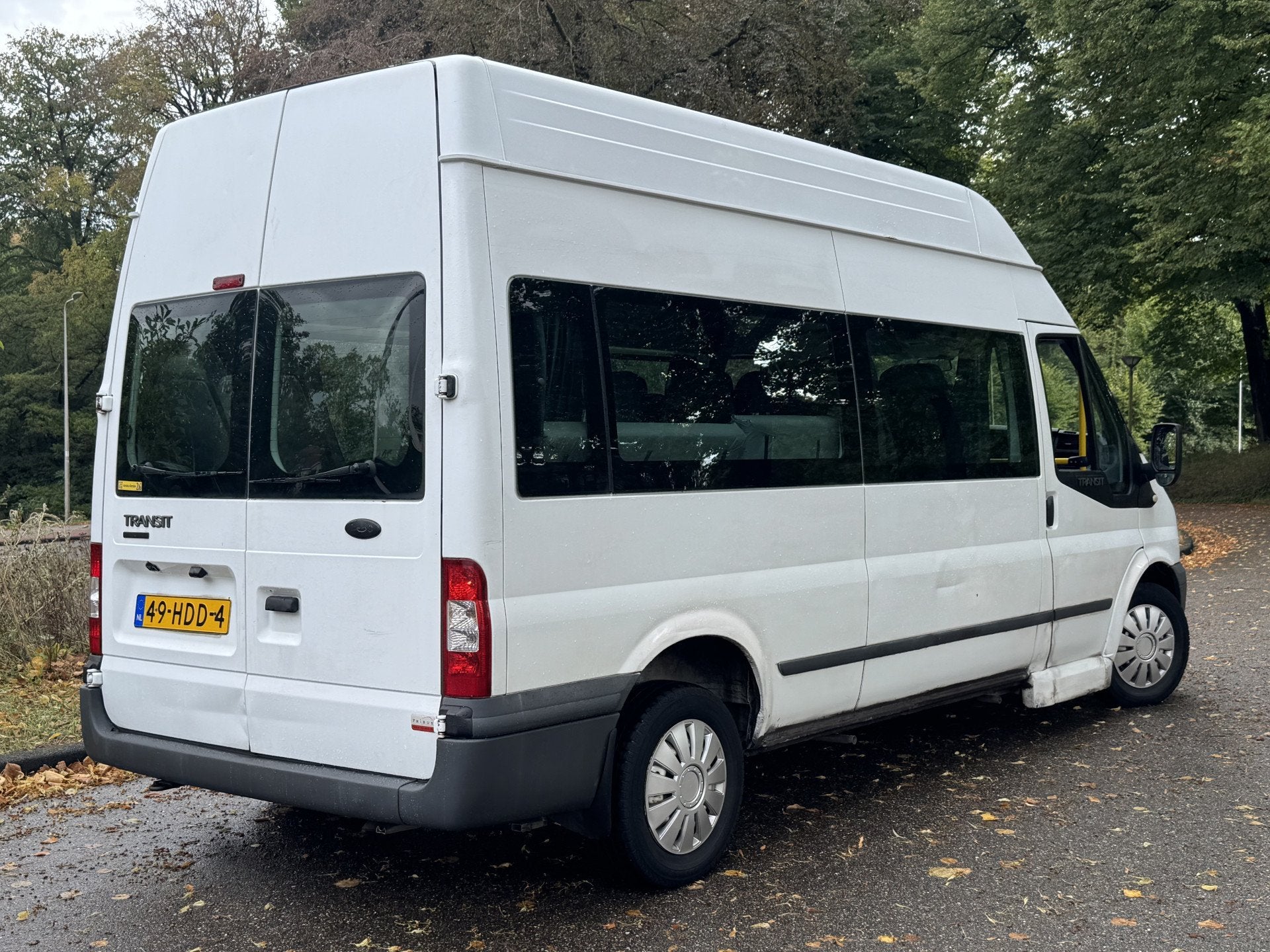 Foto 3 van Ford TRANSIT 9 PERSOONS 300S 2.2 TDCI CAMPER RIJKLAAR