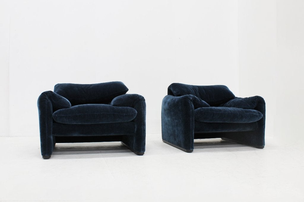 Cassina Maralunga armchairs by Vico Magistretti set of 2, Vintage, Tweepersoons, 75 tot 100 cm, Ophalen of Verzenden
