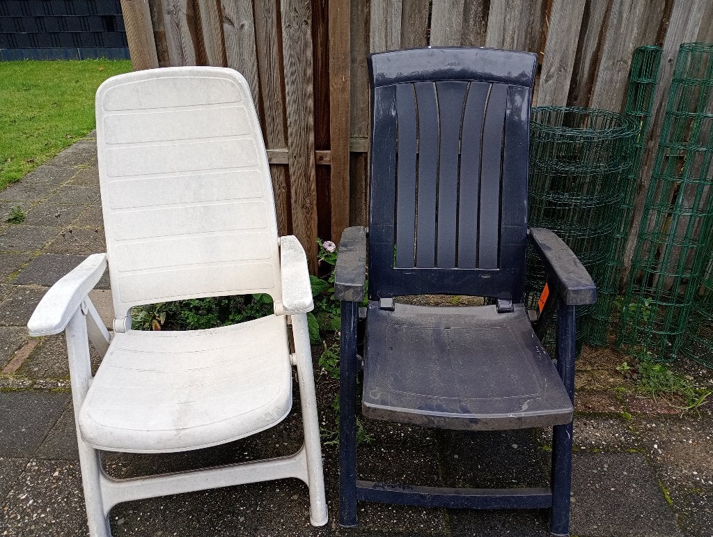 Gratis ophalen 2 tuinstoelen, Ophalen, Gebruikt, Kunststof, Inklapbaar