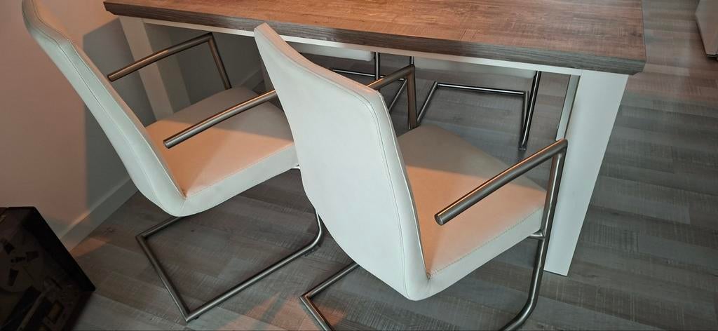 Te Koop: 5 Eetkamerstoelen, Wit met RVS., Ophalen, Gebruikt, Wit, Vijf, Zes of meer stoelen
