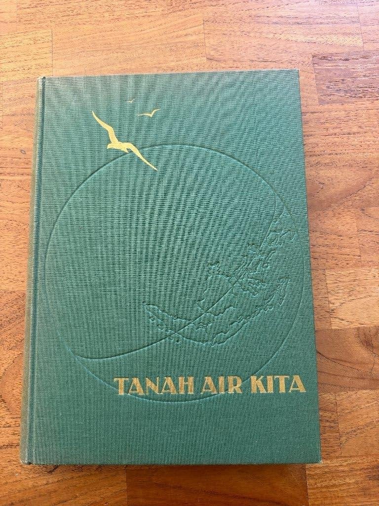 Tanah Air Kita: een boek over land en volk van Indonesië, Ophalen of Verzenden, Gelezen, Niels Alexander Douwes Dekker