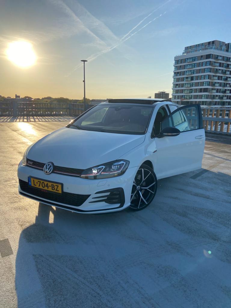 Volkswagen Golf 2.0 TSI 245pk 7-DSG 2020 Wit, Auto's, 1345 kg, Stof, Zwart, 4 cilinders