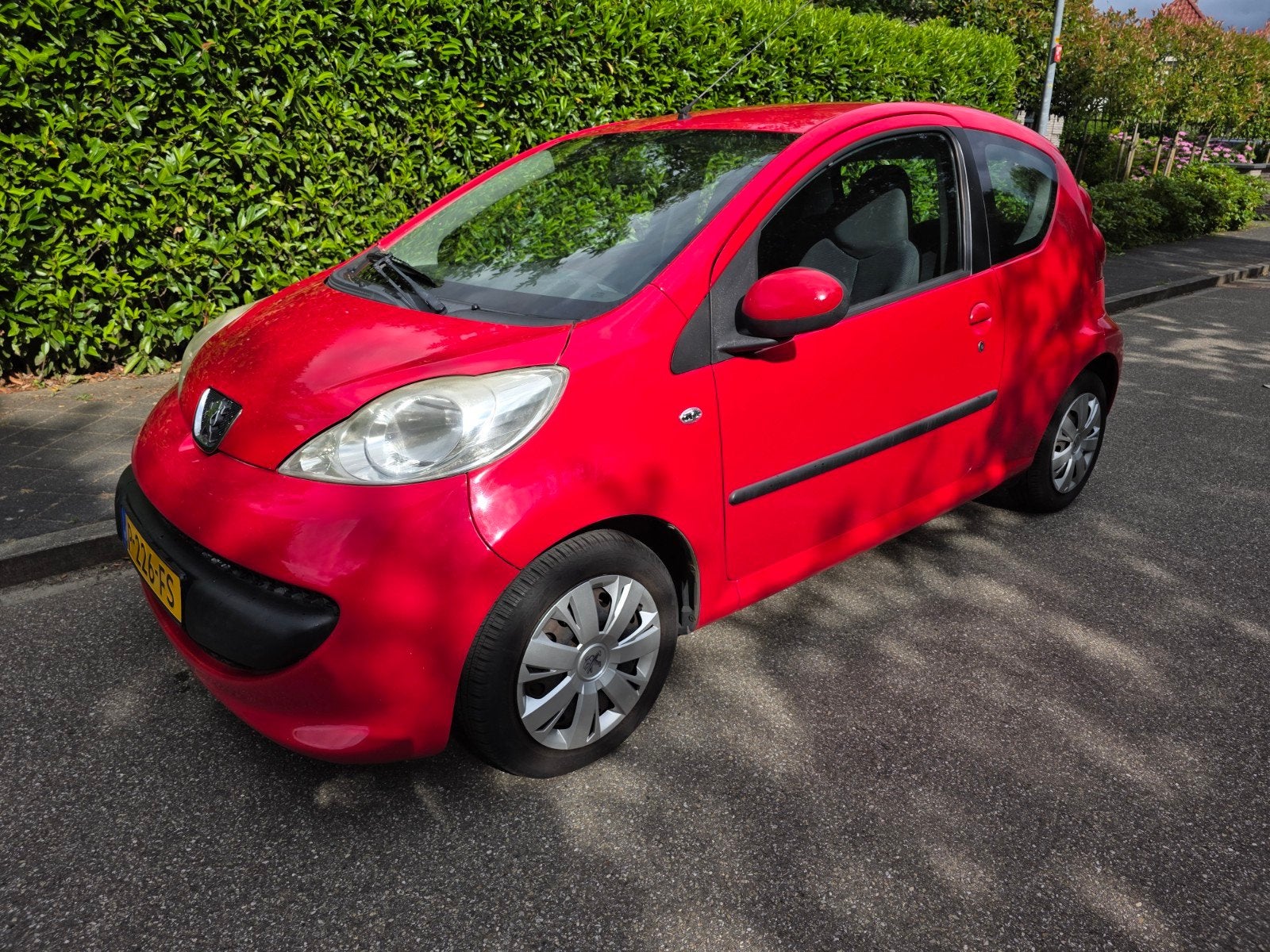 Peugeot 107 1.0 12V 3DR Airco, Elek. Ramen, Grote beurt, 4 stoelen, 68 pk, Particulier, 22 km/l