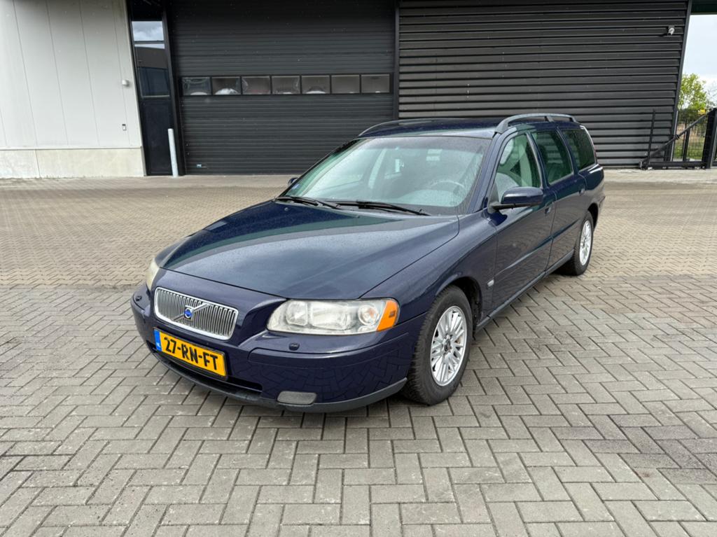 Volvo V70 2.4 170PK LPG AUT NIEUWE APK, Auto's, 1800 kg, Blauw, Stationwagon, 2435 cc