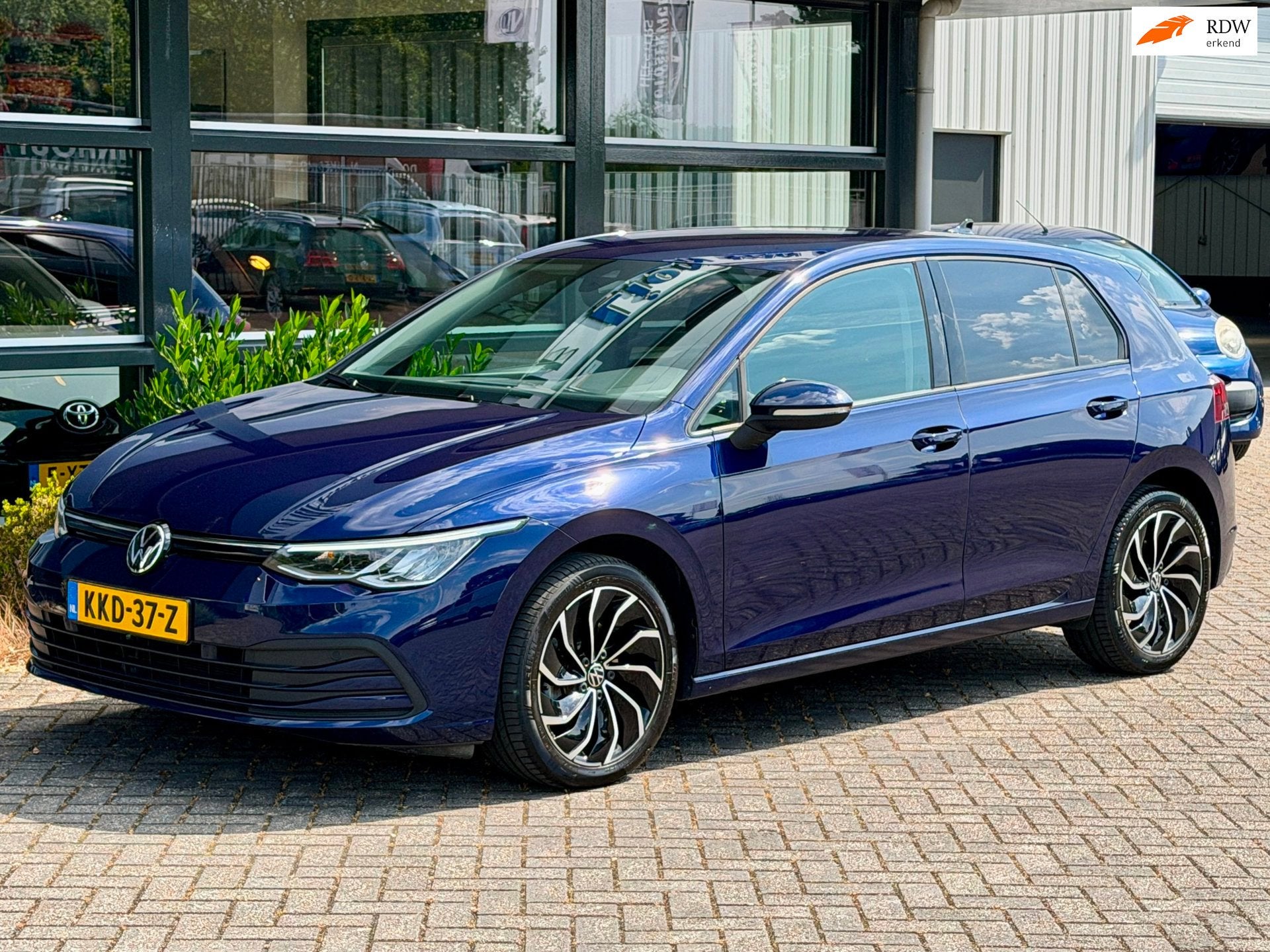Volkswagen GOLF 1.0 eTSI Life Business DSG Apple carplay !, Stof, Gebruikt, Blauw, 23 km/l