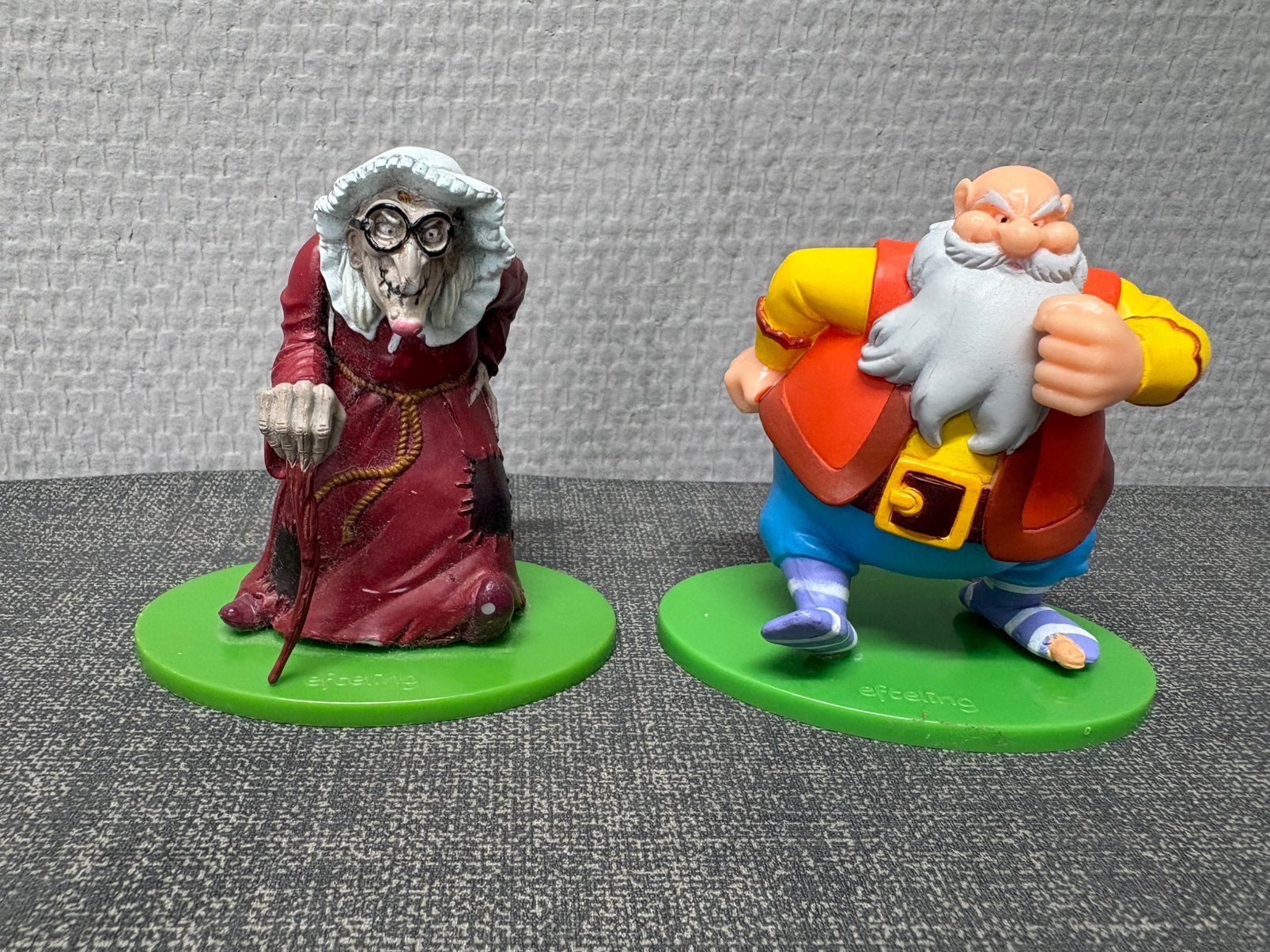 Efteling heks en reus, Verzamelen, Ophalen of Verzenden, Zo goed als nieuw, Button of Speldje