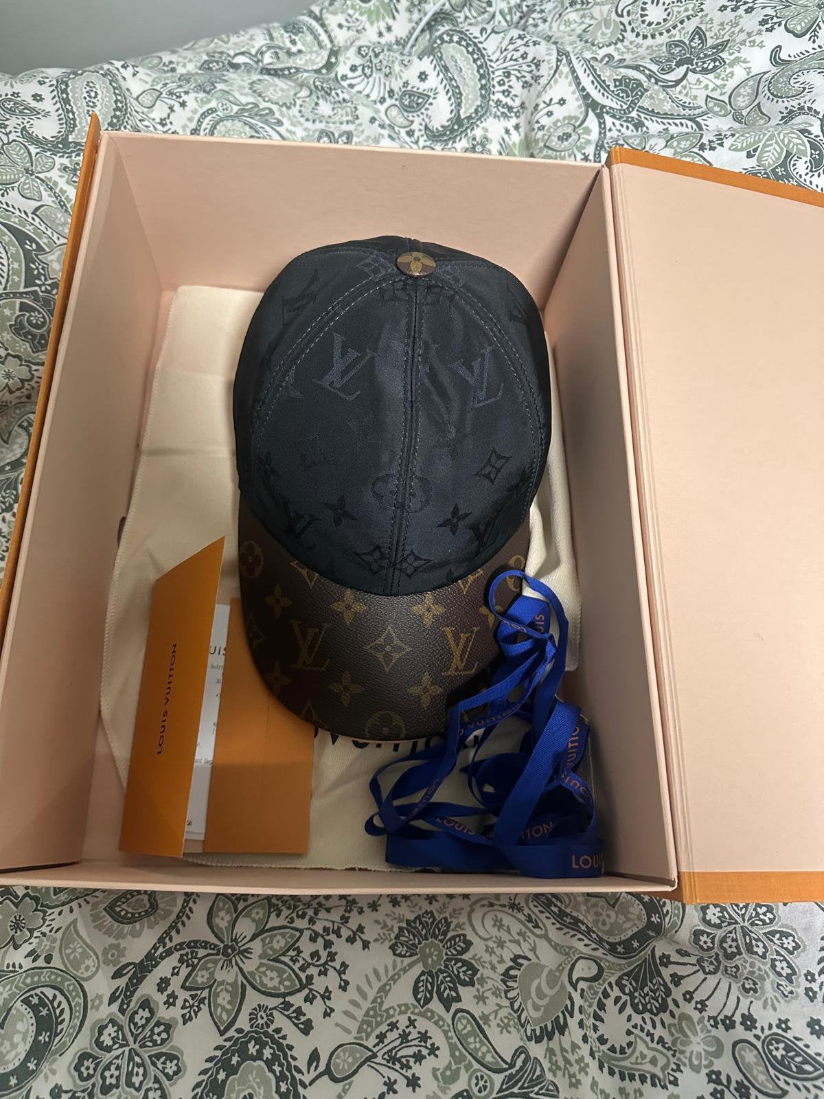 Louis vuitton Get ready cap M, Ophalen of Verzenden, Zo goed als nieuw